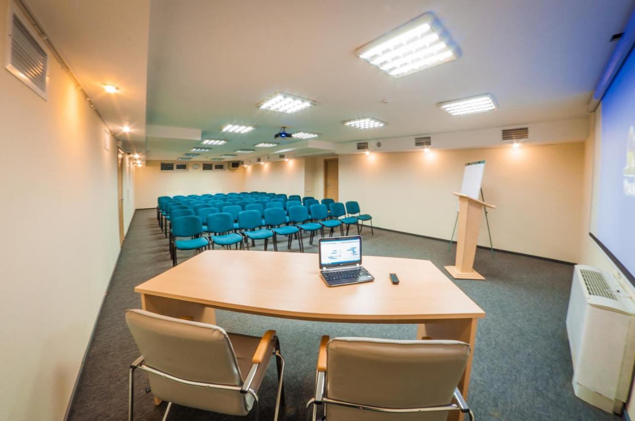 Practicotel Kijów Zewnętrze zdjęcie